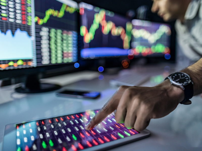 Pourquoi investir par l’entremise de fonds communs de placement et non directement dans des actions ou des obligations?
